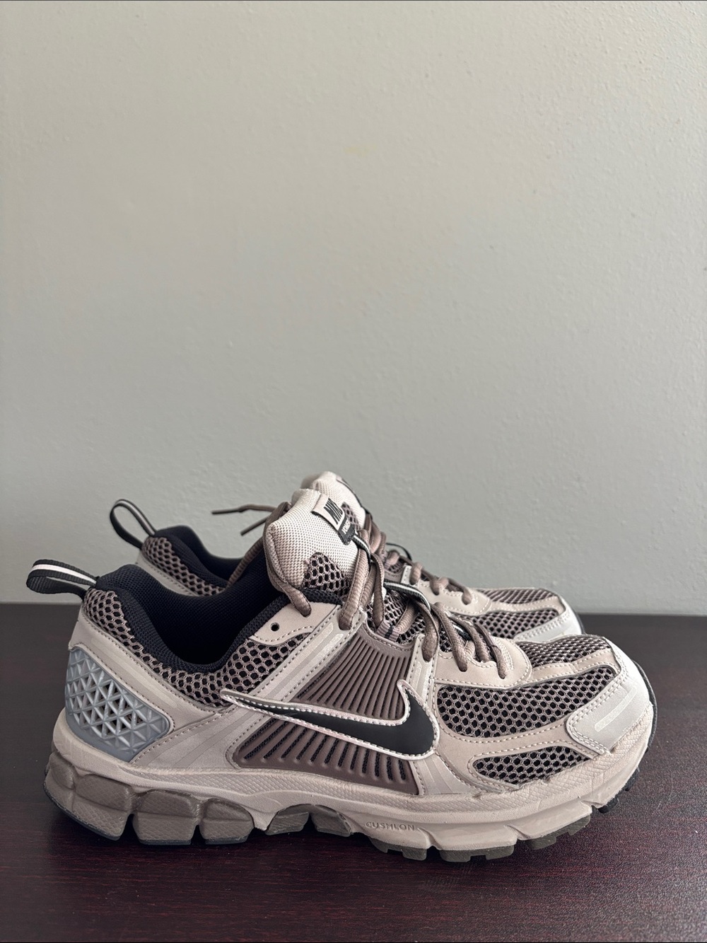 Nike Vomero Kids Beige and Brown Mesh Trail Sneakers - Picture 7 of 12